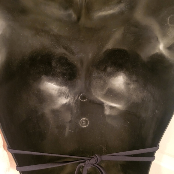 Gold and black bikini - Picture 2 of 3